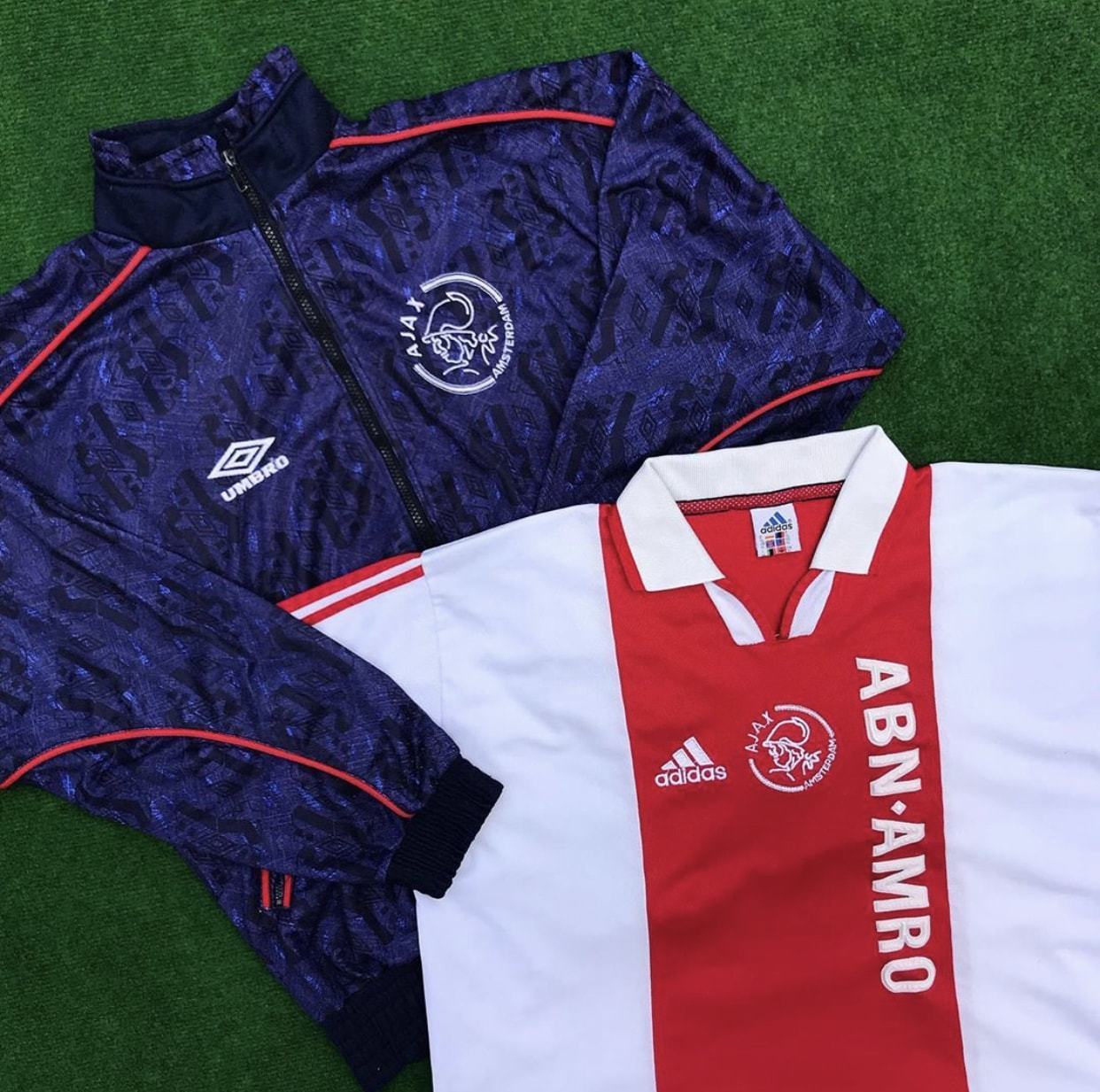 Maillots de foot vintage / rétro - The Football Market - Maillot de foot vintage domicile Blois Maillots de foot vintage / rétro - The Football Market - Maillot de foot vintage domicile Blois